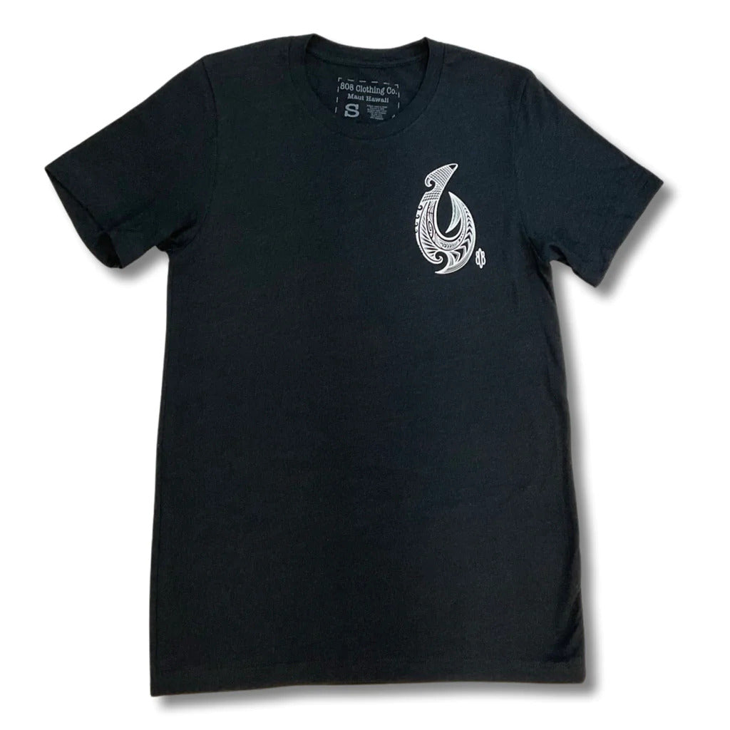 Pop-Up Mākeke - 808 Clothing - Tribal Makau (Hook) Short Sleeve T-Shirt in Heather Black - Front View