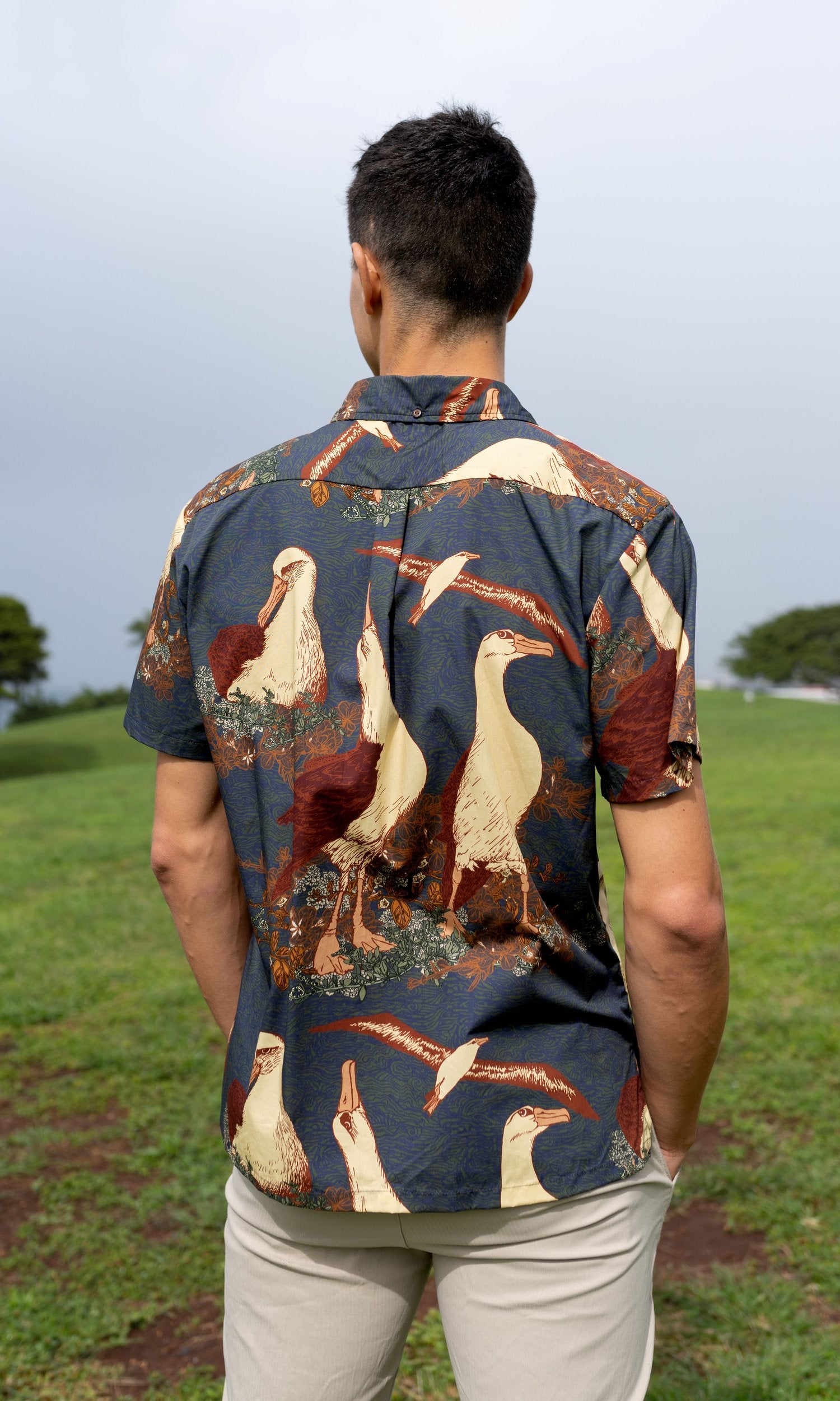 Pop-Up Mākeke - David Shepard Hawaii - Nesting Albatross Men's Aloha Shirt - Back View