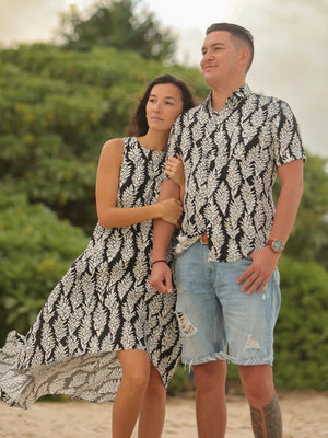 Pop-Up Mākeke - Lexbreezy Hawai'i - Awapuhi Men’s Aloha Shirt - Black & White - In Use