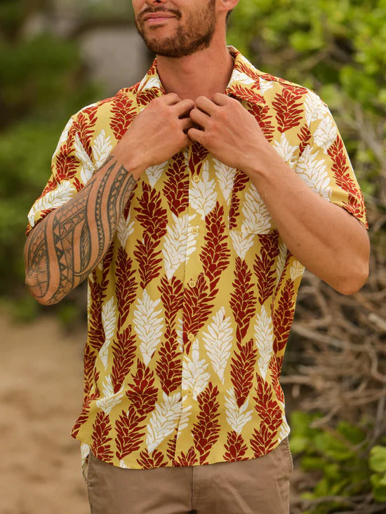 Pop-Up Mākeke - Lexbreezy Hawai&#39;i - Awapuhi Men’s Aloha Shirt - Gold &amp; Red - Front View