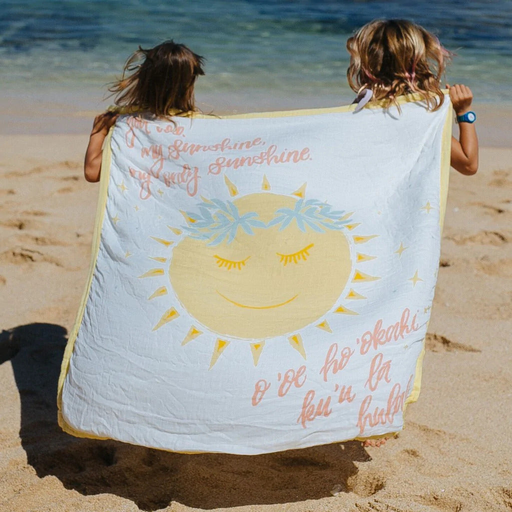 Pop-Up Mākeke - Coco Moon - "You Are My Sunshine" Baby Quilt - In Use