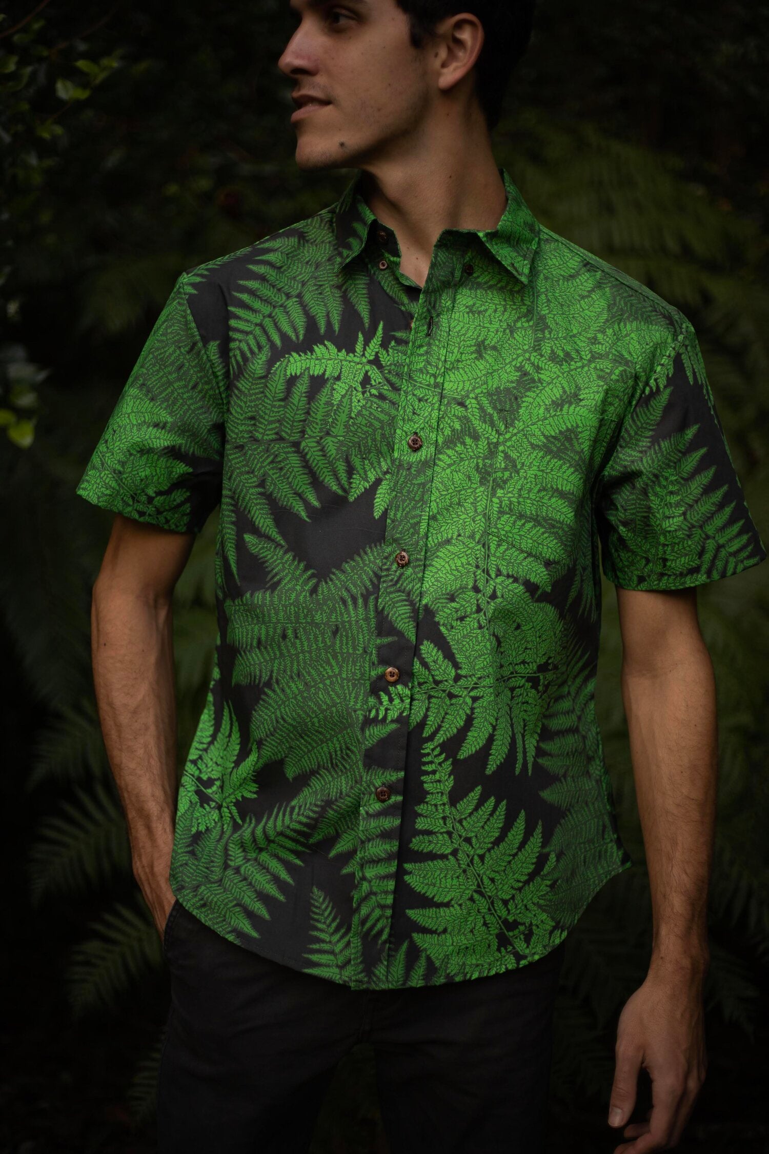 Pop-Up Mākeke - David Shepard Hawaii - Green Palapalai Fern Men's Aloha Shirt  - Close Up