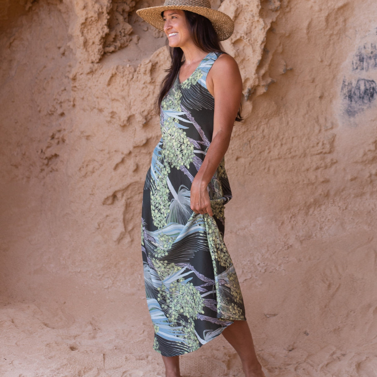 Pop-Up Mākeke - David Shepard Hawaii - Hāwane Deep Forest Women&#39;s Sleeveless Midi Dress