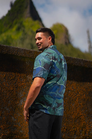 Pop-Up Mākeke - David Shepard Hawaii - Kamapuaʻa Blue Men's Aloha Shirt - Side View