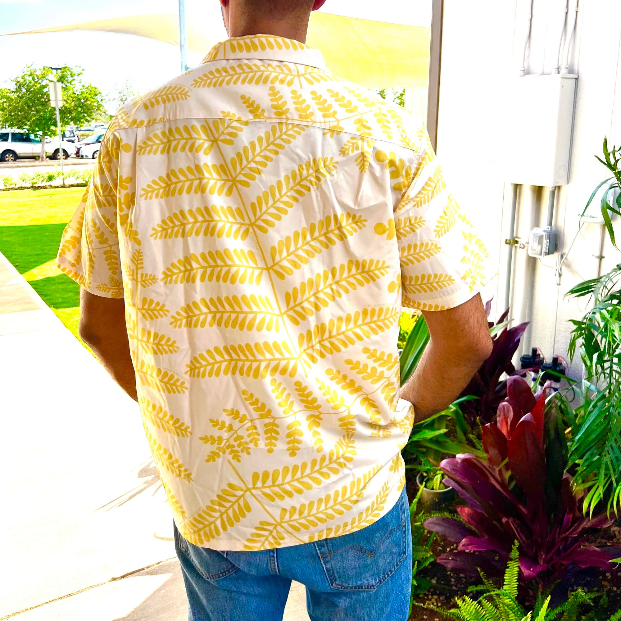 Pop-Up Mākeke - Kini Zamora - Palapalai Aloha Shirt - Papyrus & Cream Gold - Back View