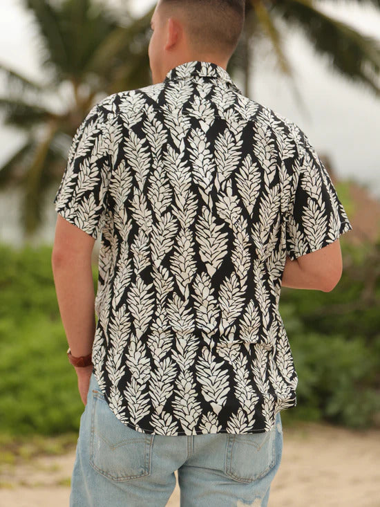 Pop-Up Mākeke - Lexbreezy Hawai&#39;i - Awapuhi Men’s Aloha Shirt - Black &amp; White - Back View