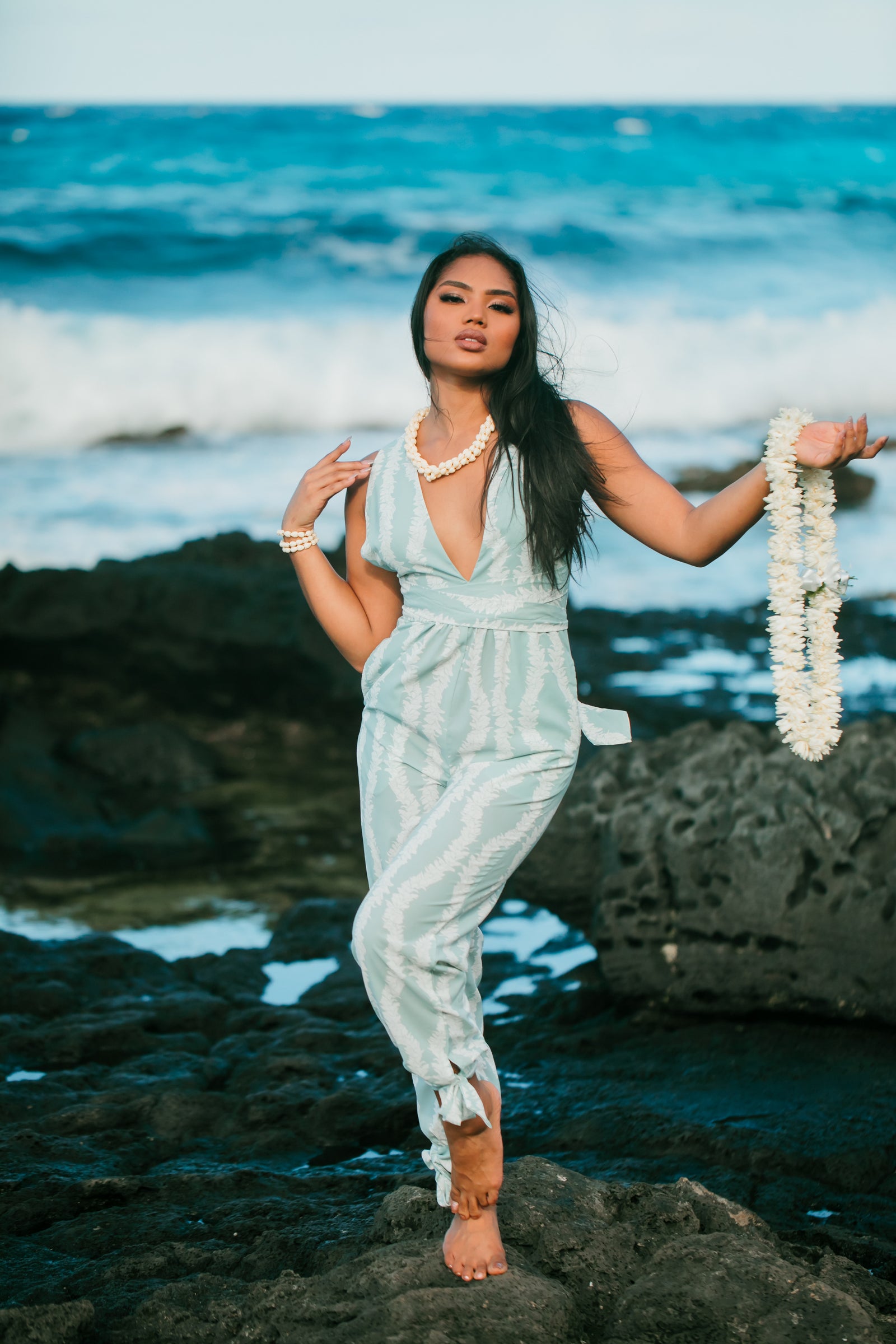 Pop-Up Mākeke - Lexbreezy Hawai'i - Hi'i Jumper in Aloha Lei Blue Dust - Front View
